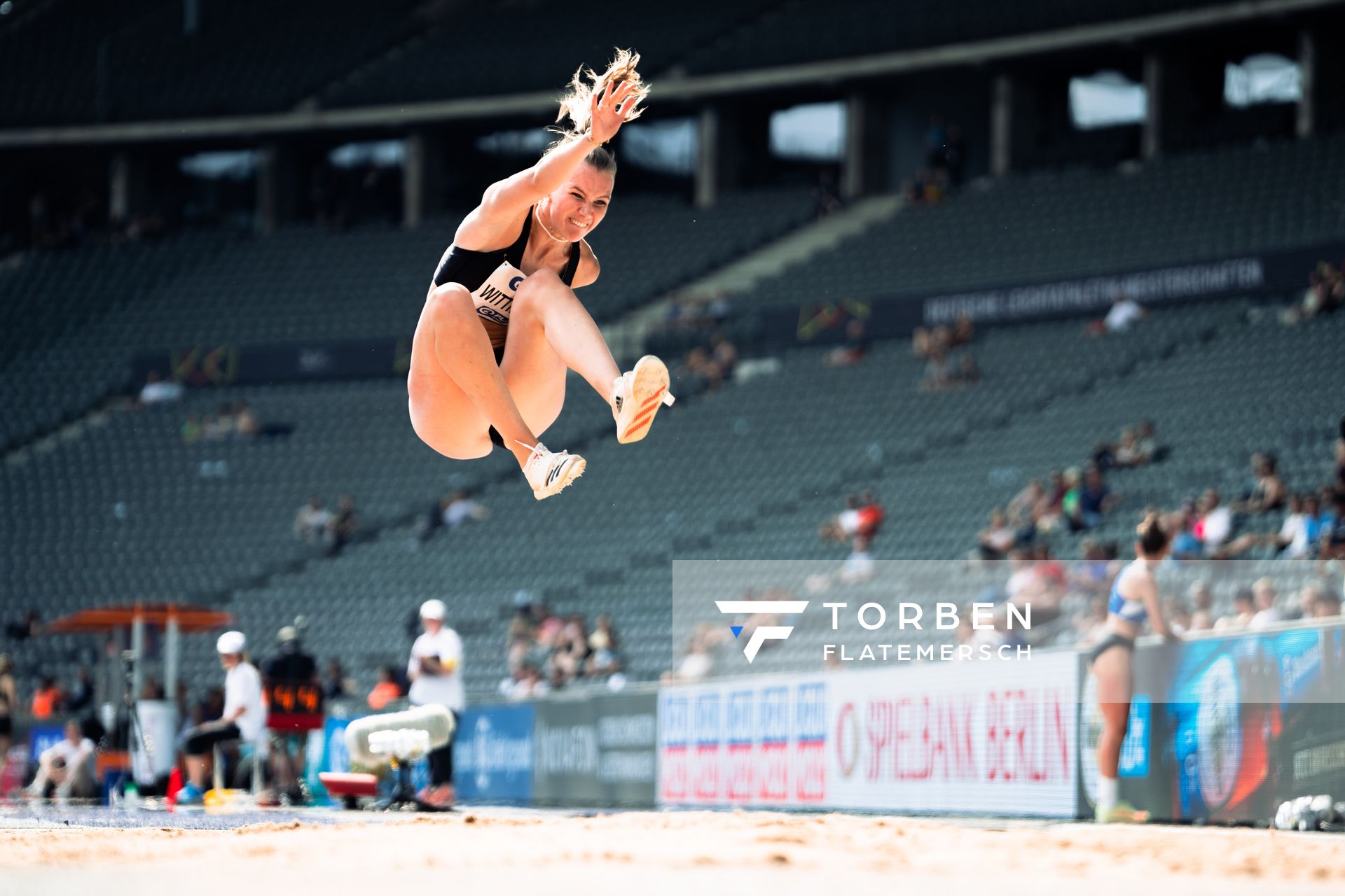 Kira Wittmann (LG Goettingen) im Dreisprung waehrend der deutschen Leichtathletik-Meisterschaften im Olympiastadion am 25.06.2022 in Berlin
